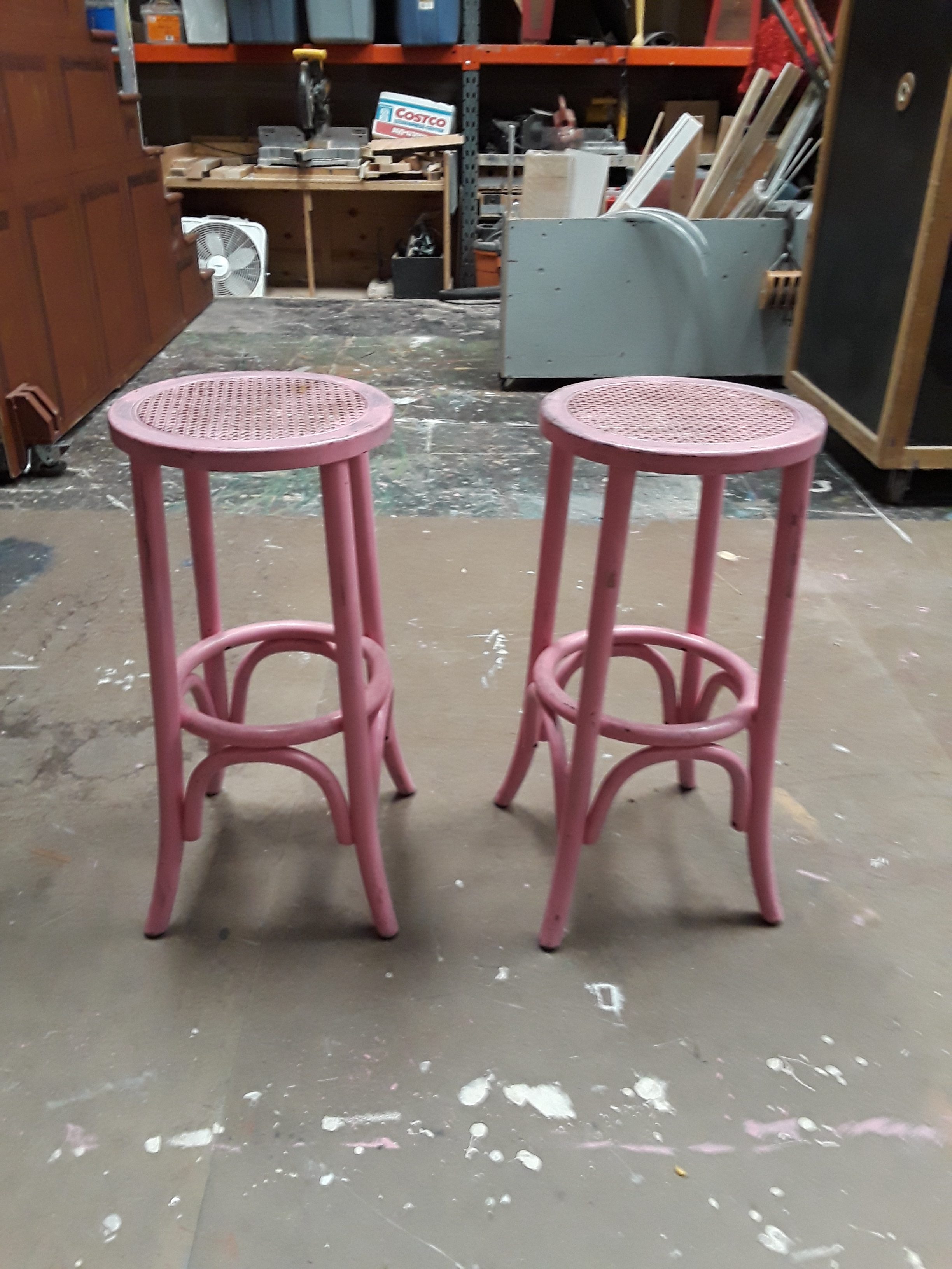 stools (2, pink)