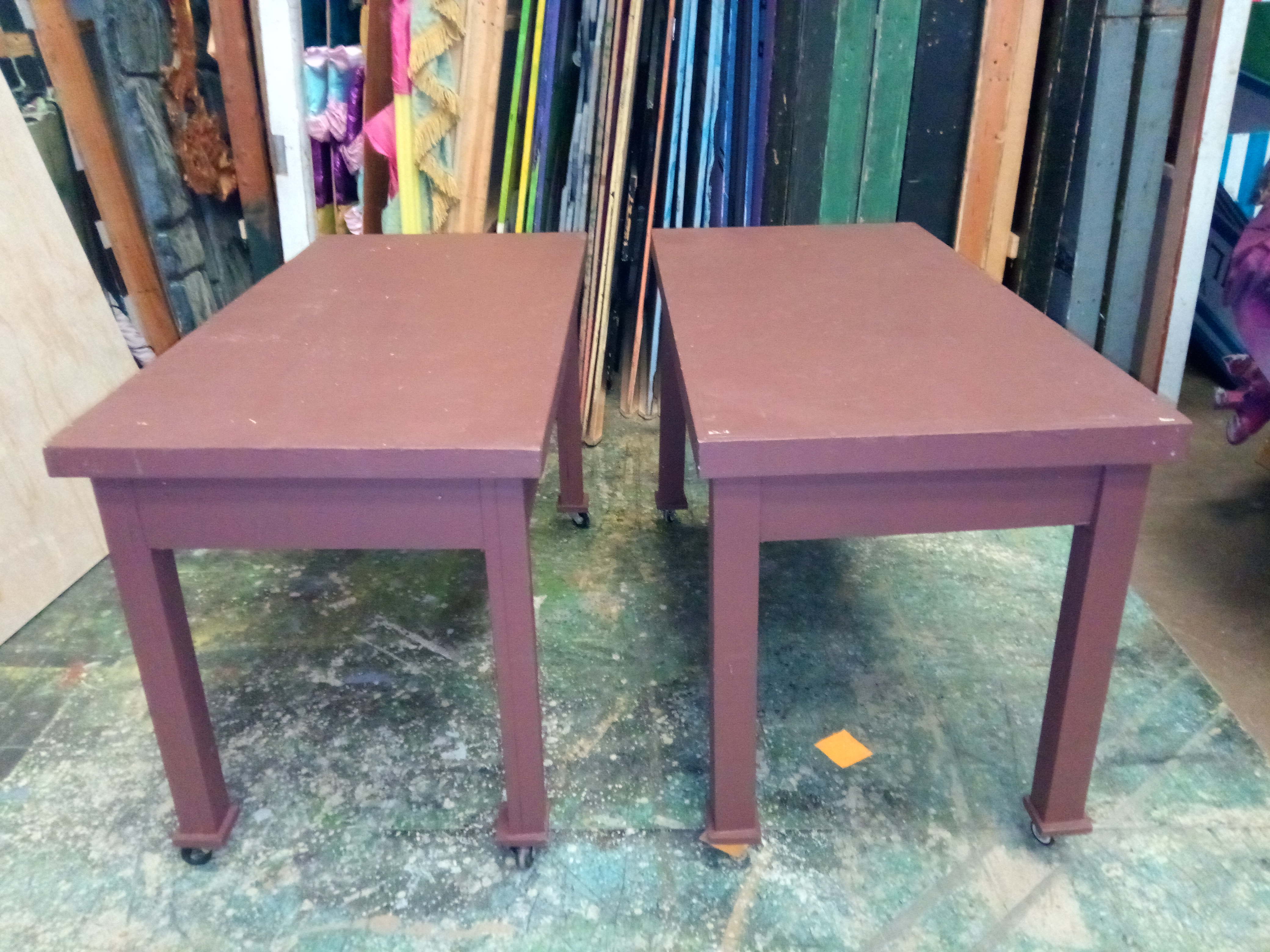 tables, (2, brown)