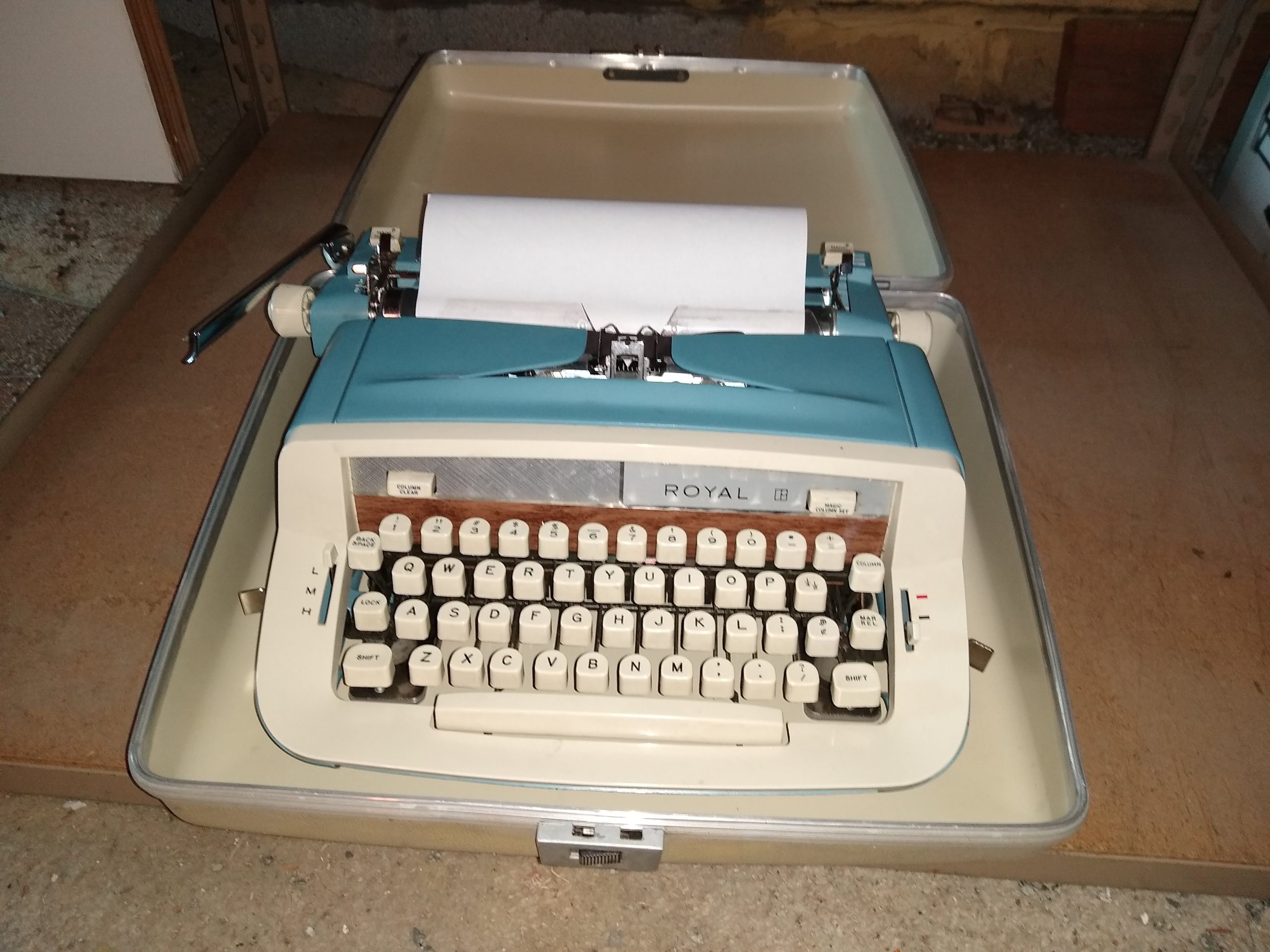 typewriter w:case 2
